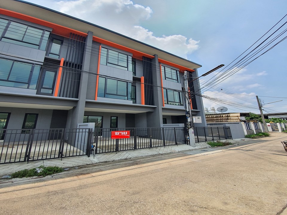 ขาย ทาวน์โฮม ที่พักอาศัย homeoffice รูปแบบอาคารทันสมัย 3 ชั้น 3 ห้องนอน 3 ห้องน้ำ หลังโรงเรียนเบญจม ราชบุรี