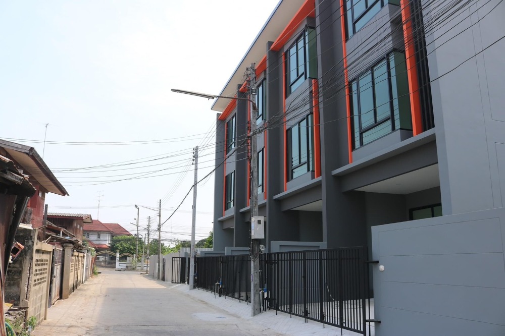 ขาย ทาวน์โฮม ที่พักอาศัย homeoffice รูปแบบอาคารทันสมัย 3 ชั้น 3 ห้องนอน 3 ห้องน้ำ หลังโรงเรียนเบญจม ราชบุรี - 2